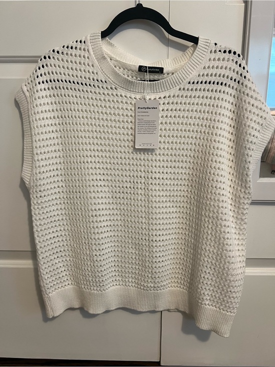 PrettyGarden Sweaters - PrettyGarden White Open-Knit Sleeveless Sweater Top Size Large NWT